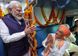 ‘Kattar Beiman’: PM Modi tears into AAP over law & order, corruption at Jalandhar rally