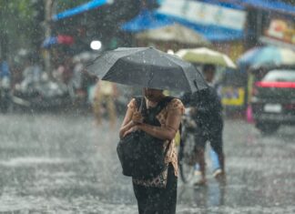 Heavy rains batter Himalayan states; J-K toll rises to 23, IMD warns of more downpours